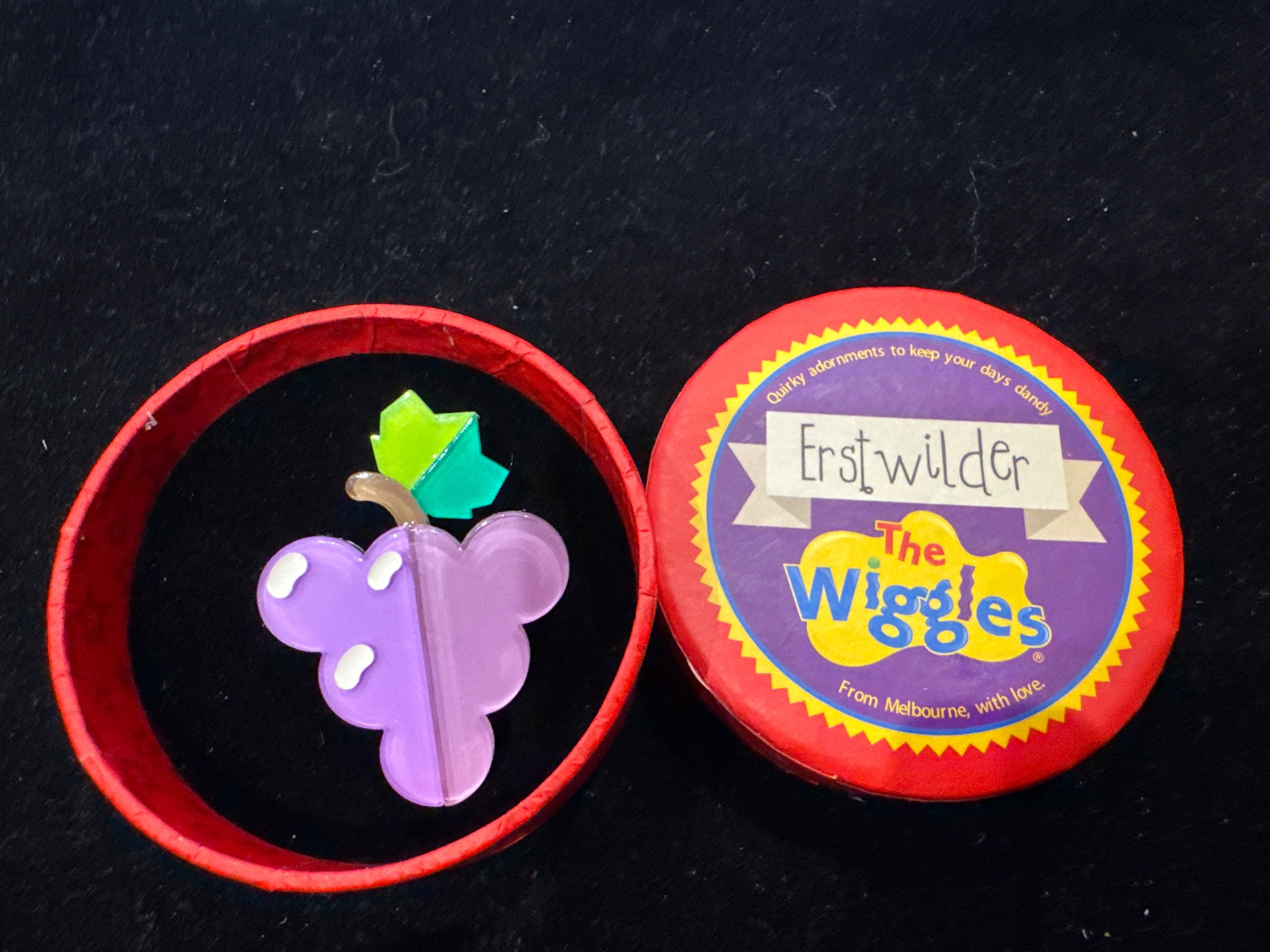 ERSTWILDER  WIGGLES - FRUIT SALAD GRAPES -MINIATURE RESIN BROOCH