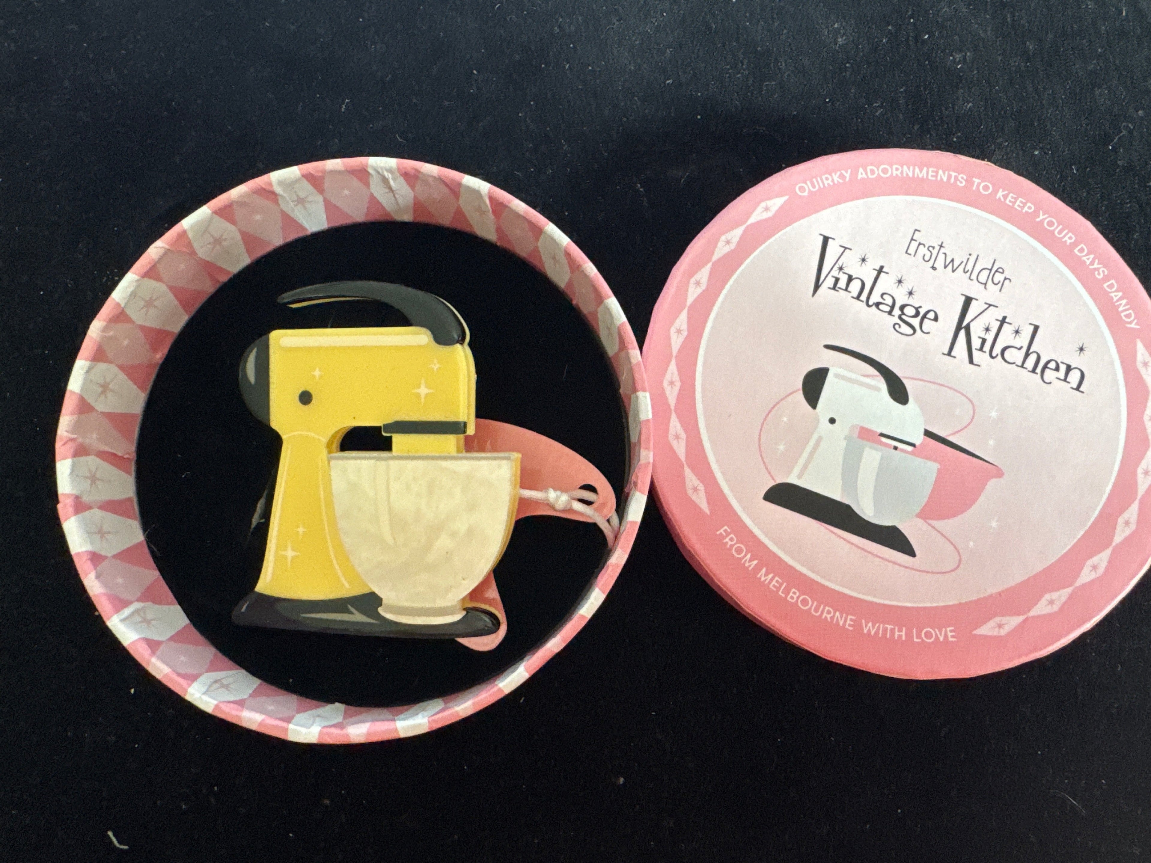 ERSTWILDER VINTAGE KITCHEN PINK- SPIN ME RIGHT ROUND YELLOW - RESIN BROOCH