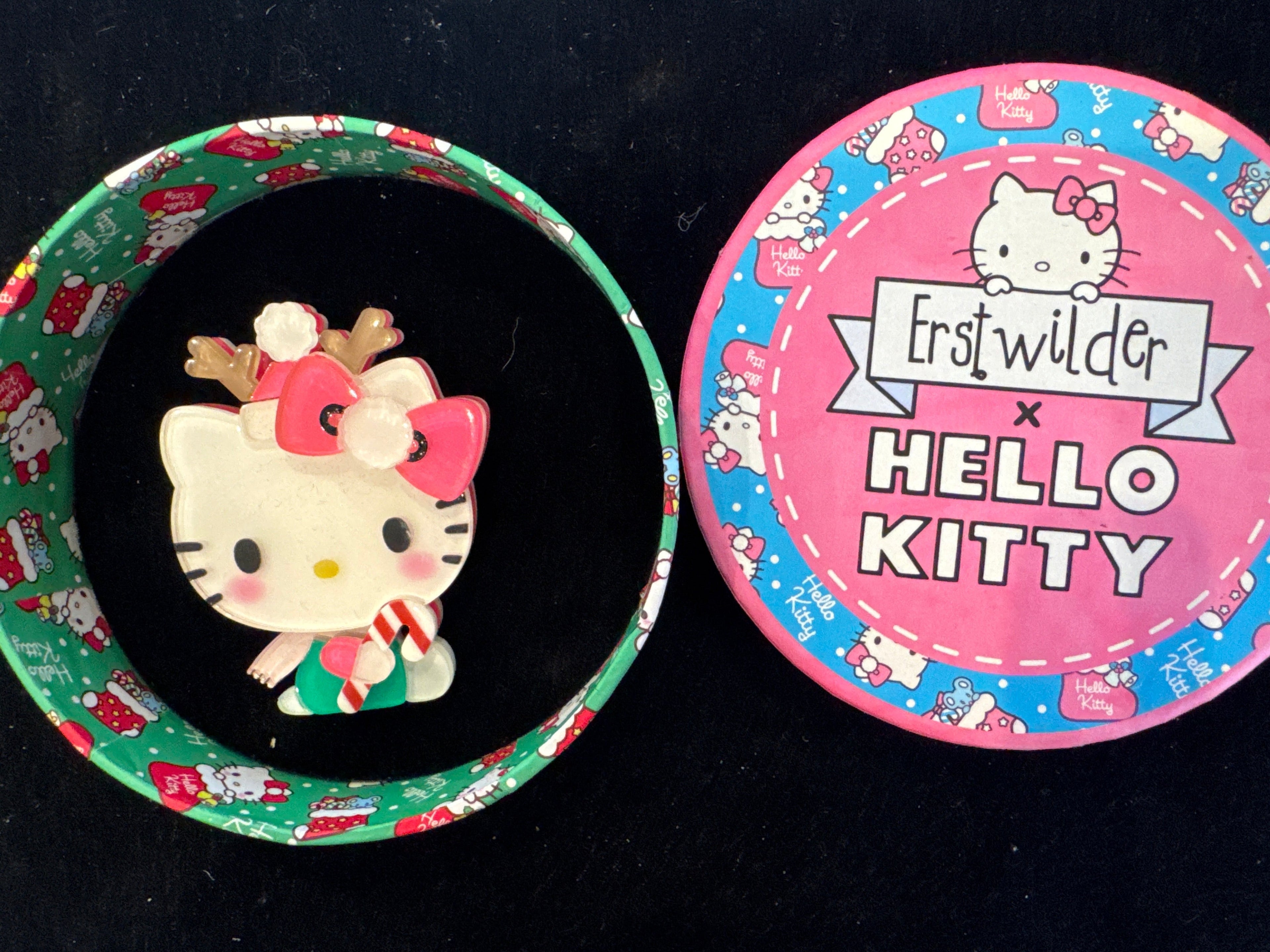 ERSTWILDER HELLO KITTY CHRISTMAS - CANDY CANE TREAT - RESIN BROOCH