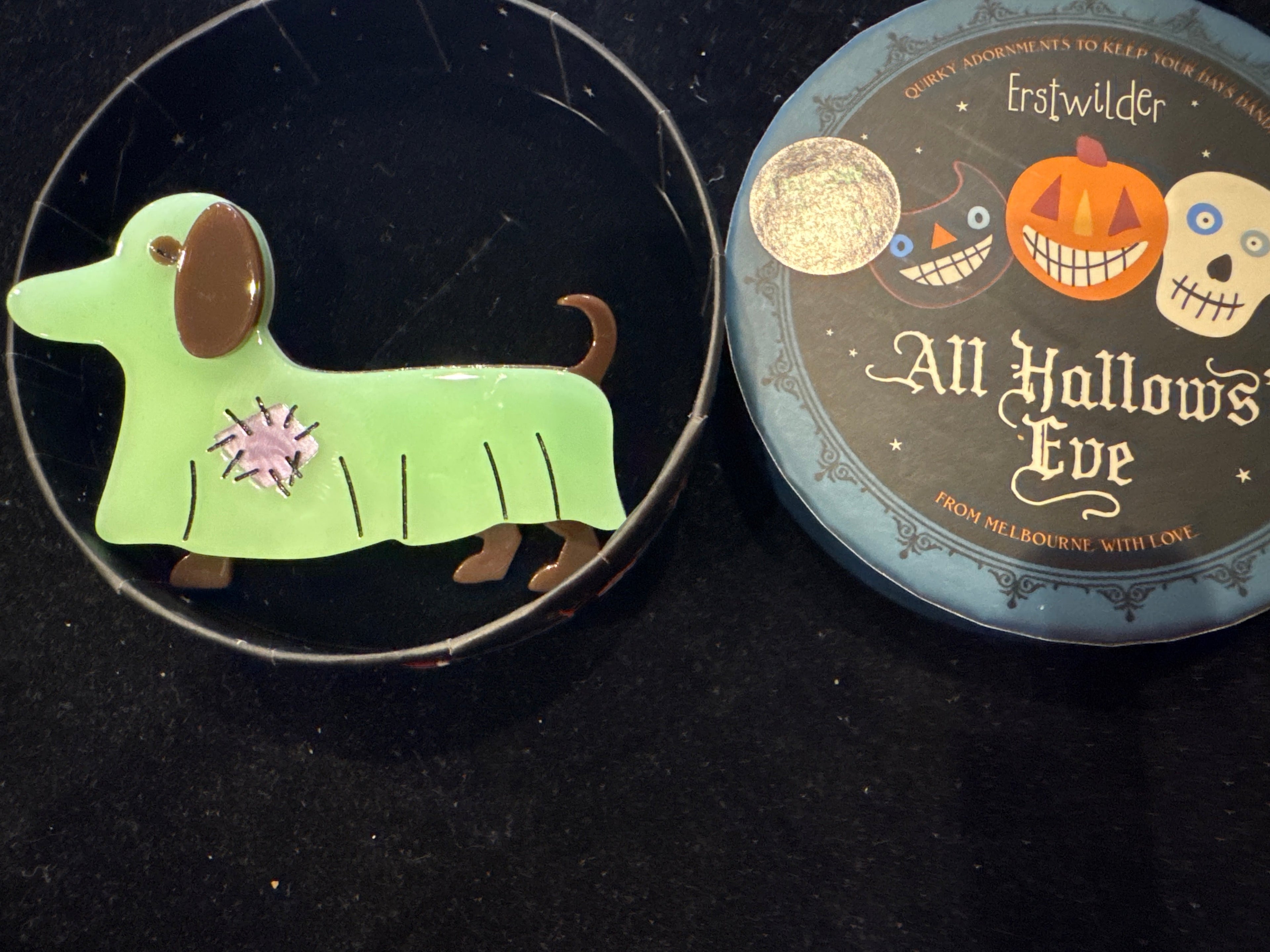 ERSTWILDER ALL HALLOWS EVE- A MOST GHOSTLY POOCH- RESIN BROOCH
