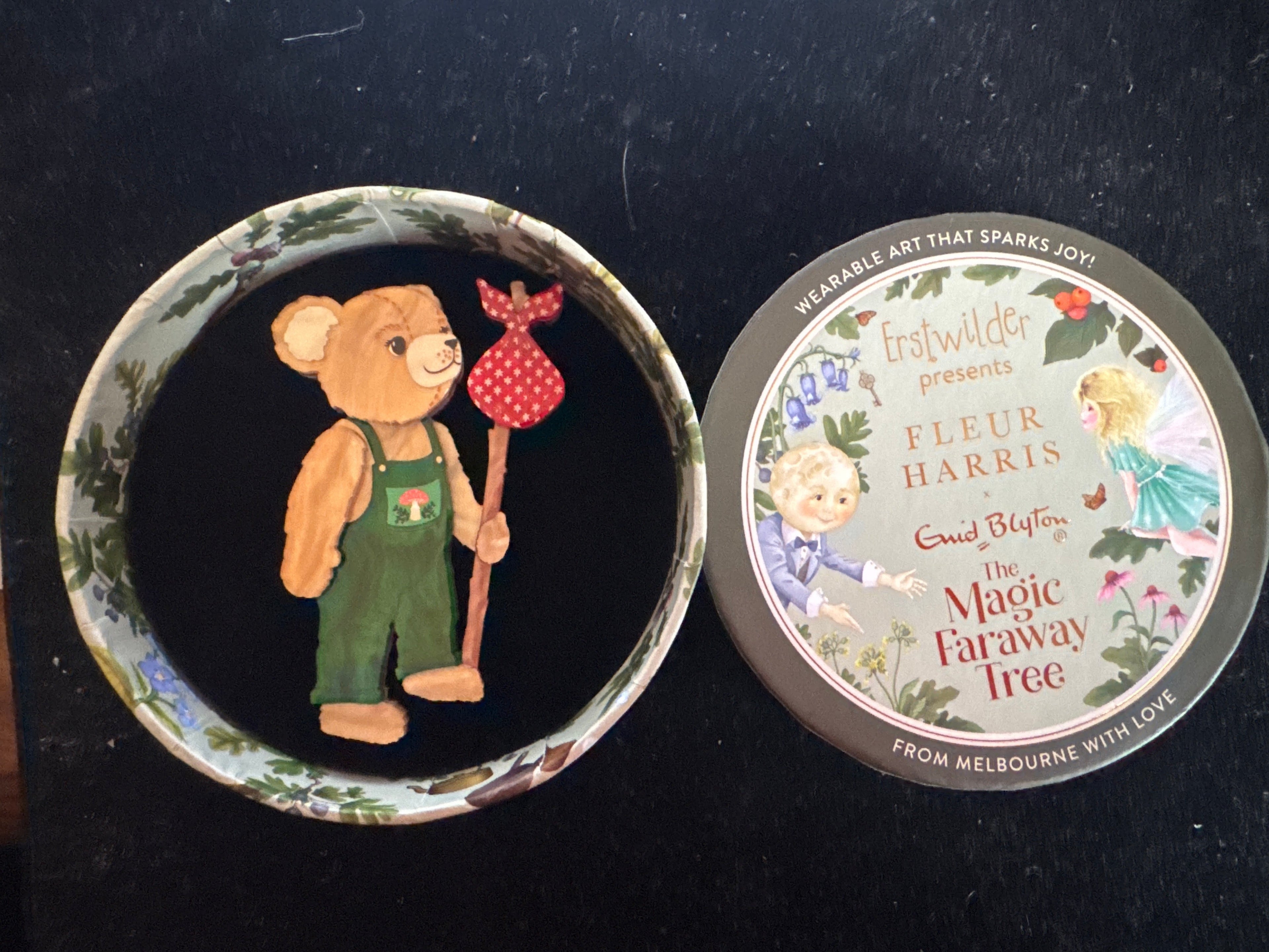 ERSTWILDER FLEUR HARRIS ENID BLYTON THE  MAGIC FARAWAY TREE -BEAR'S ADVENTURES- RESIN BROOCH