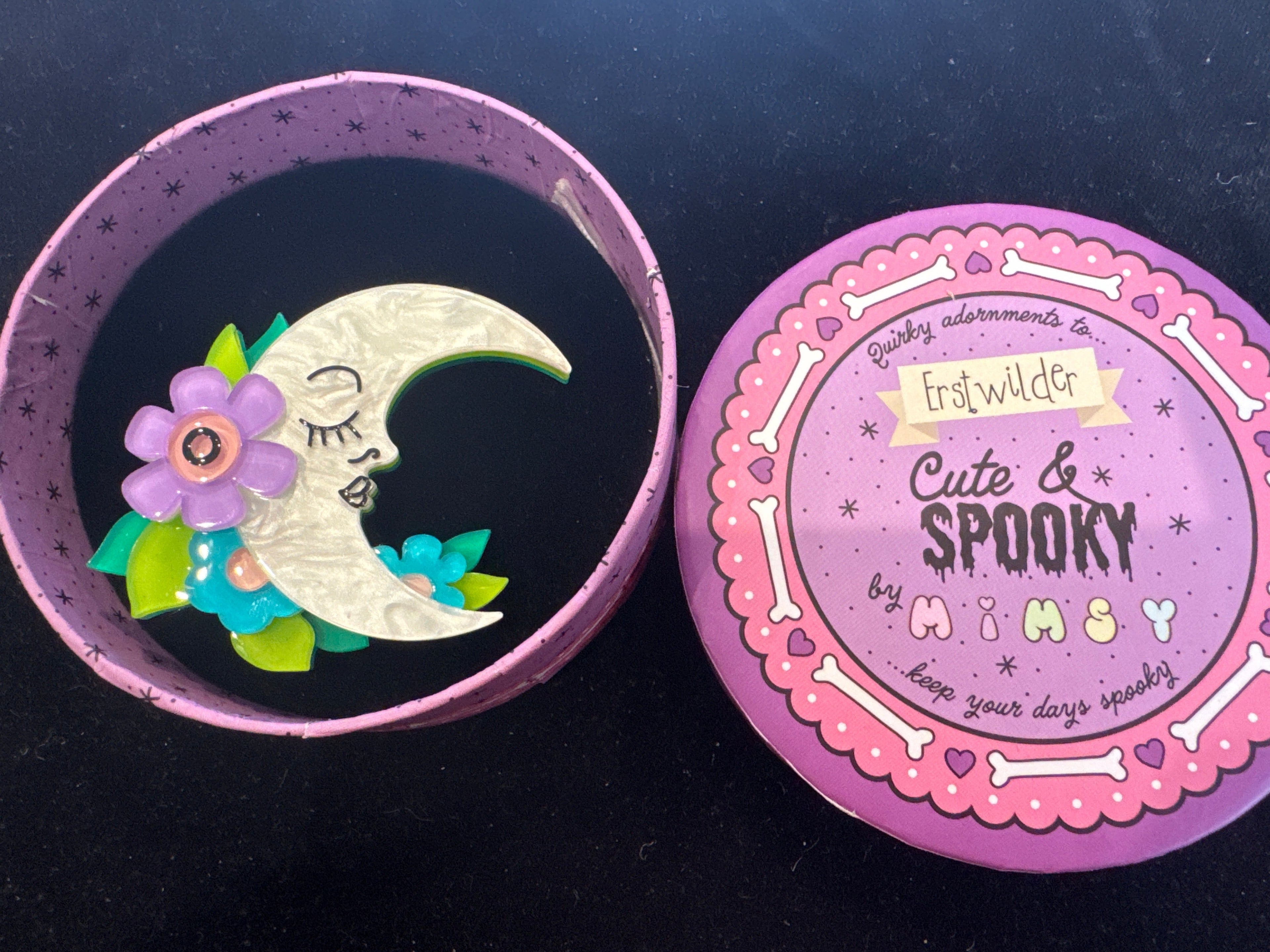 ERSTWILDER CUTE & SPOOKY -LA LUNE - RESIN BROOCH