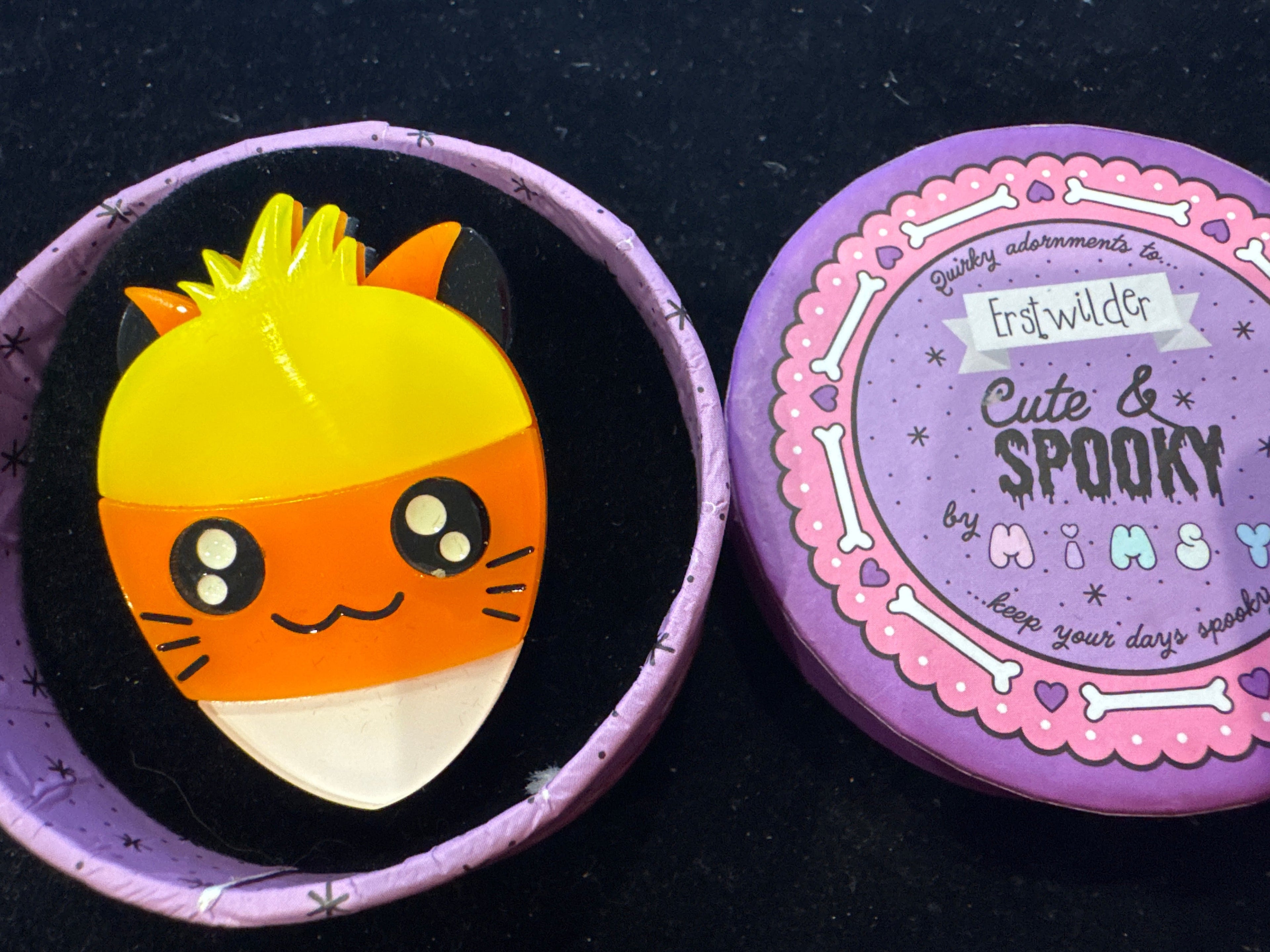 ERSTWILDER CUTE & SPOOKY -KEY TO YOUR HEART- RESIN BROOCH