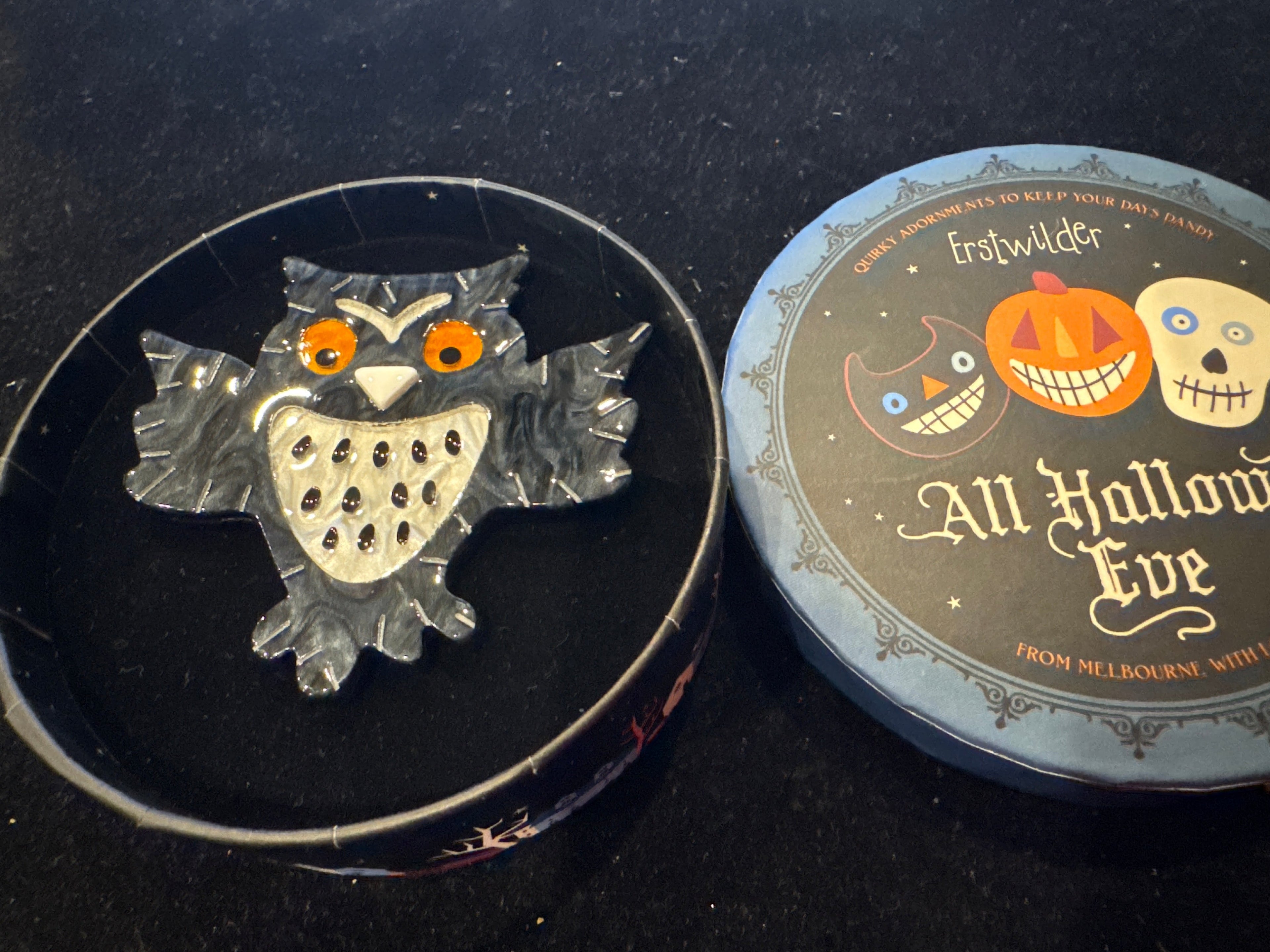 ERSTWILDER ALL HALLOWS EVE- A HALLOWEEN HOOT- RESIN BROOCH
