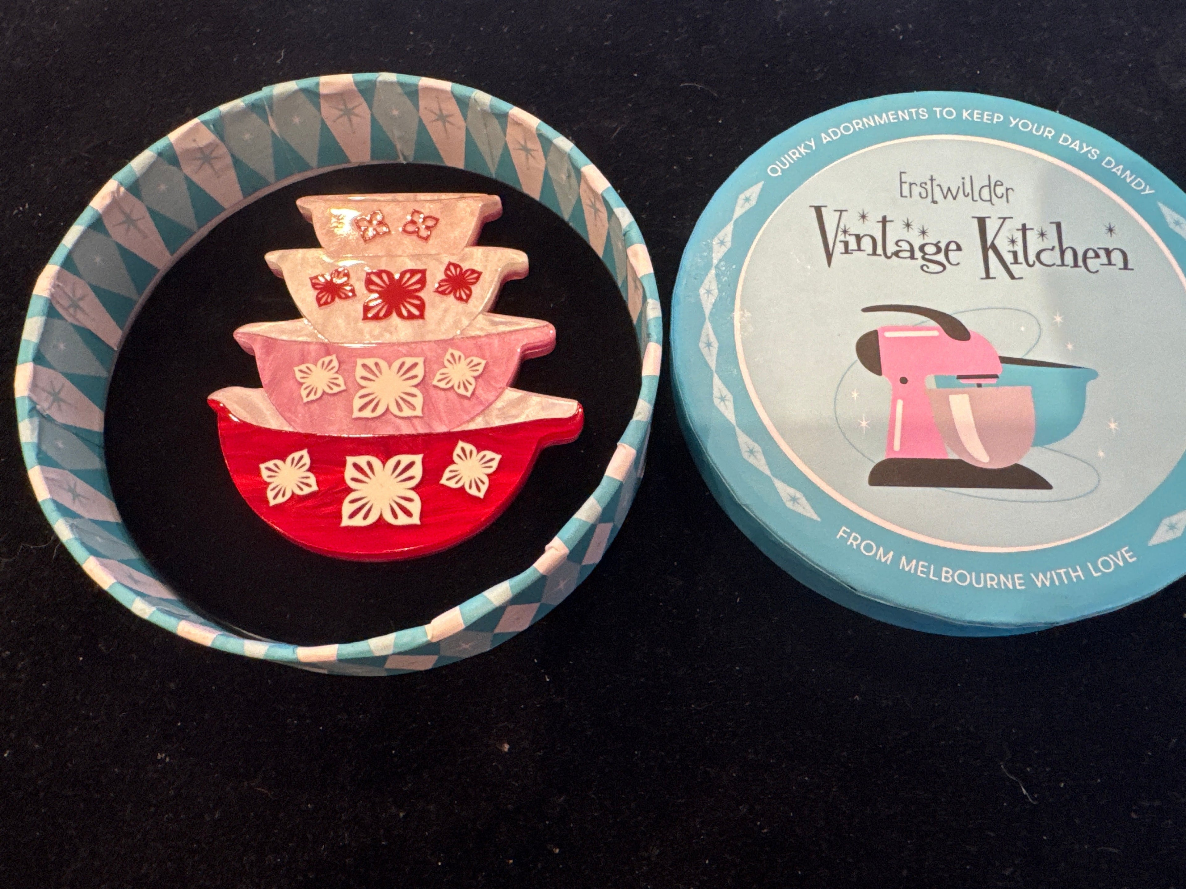 ERSTWILDER VINTAGE KITCHEN BLUE-NANNA'S PRIZED FLOWER BOWLS - RESIN BROOCH