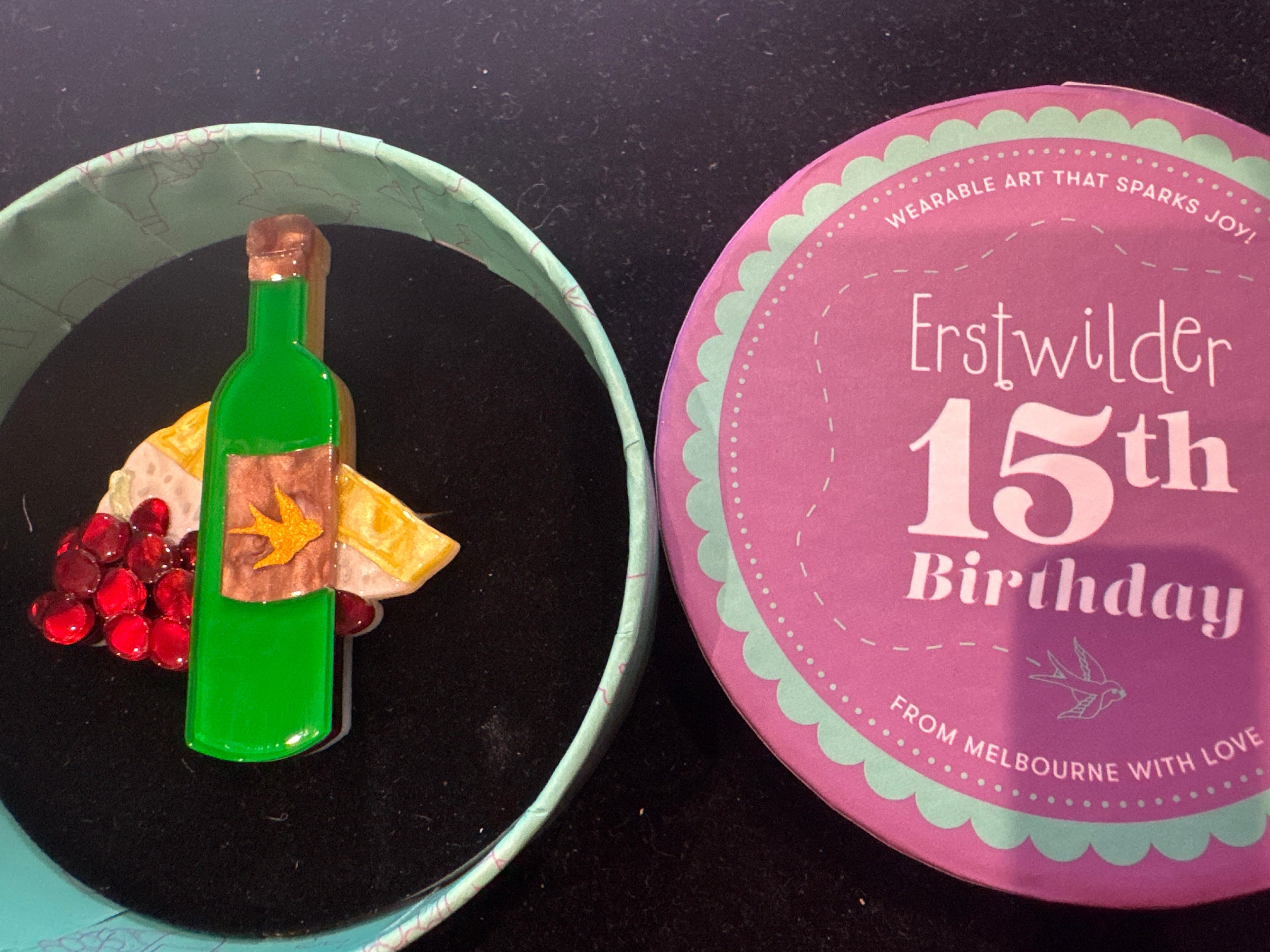 ERSTWILDER 15th BIRTHDAY -ROUGE OU BLANC? - RESIN BROOCH
