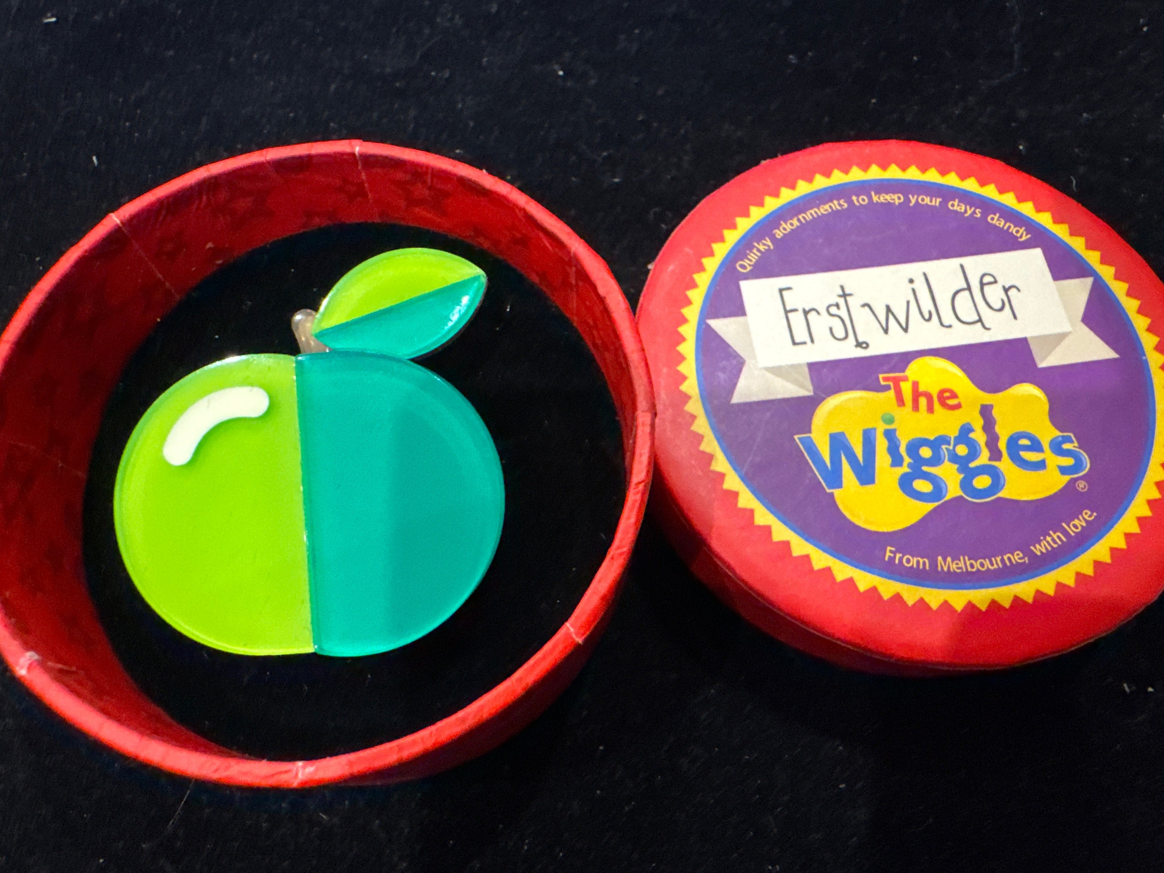 ERSTWILDER  WIGGLES - FRUIT SALAD APPLE -MINIATURE RESIN BROOCH
