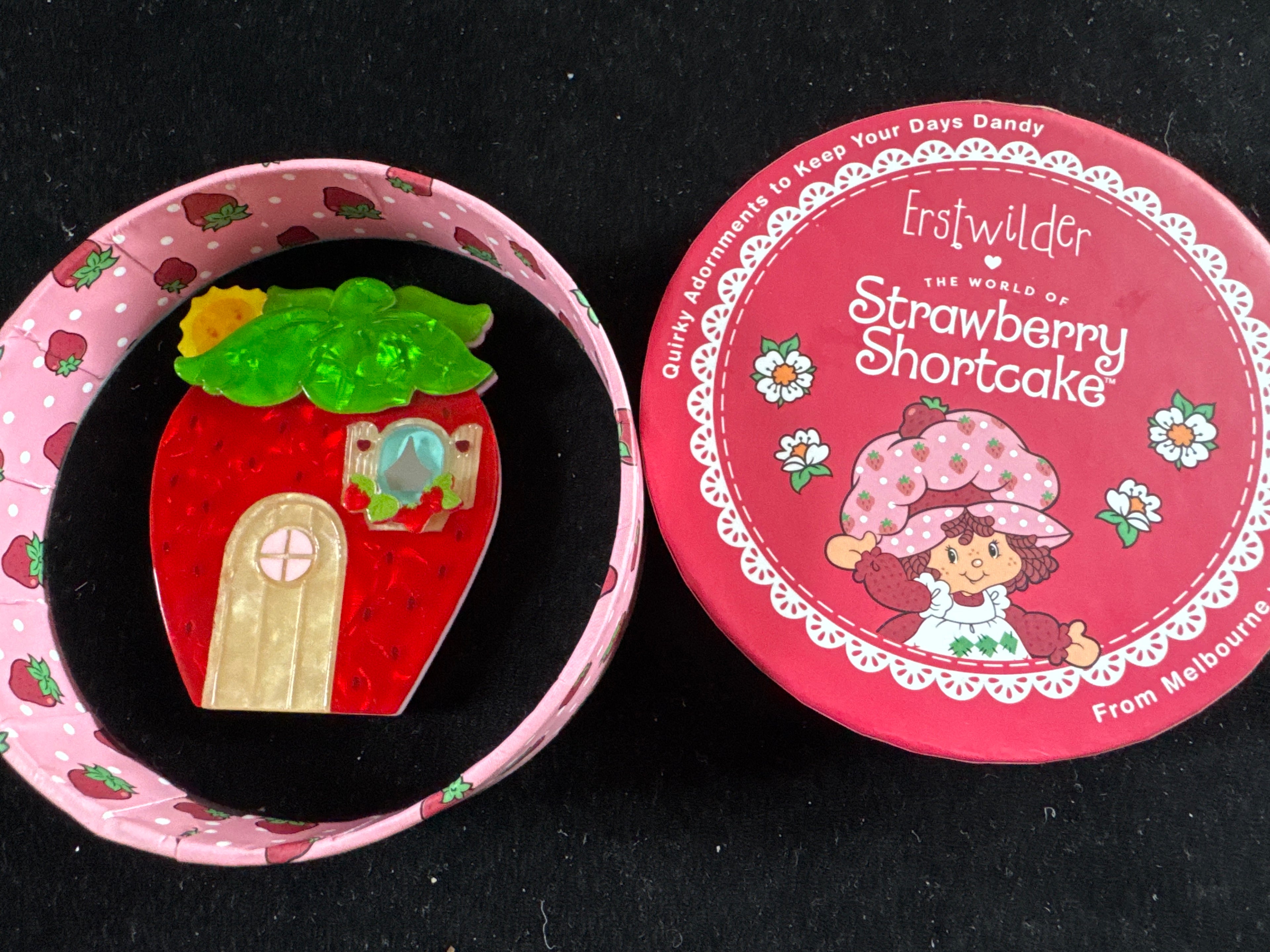 ERSTWILDER STRAWBERRY SHOTRCAKE -BERRY HAPPY HOME -RESIN BROOCH