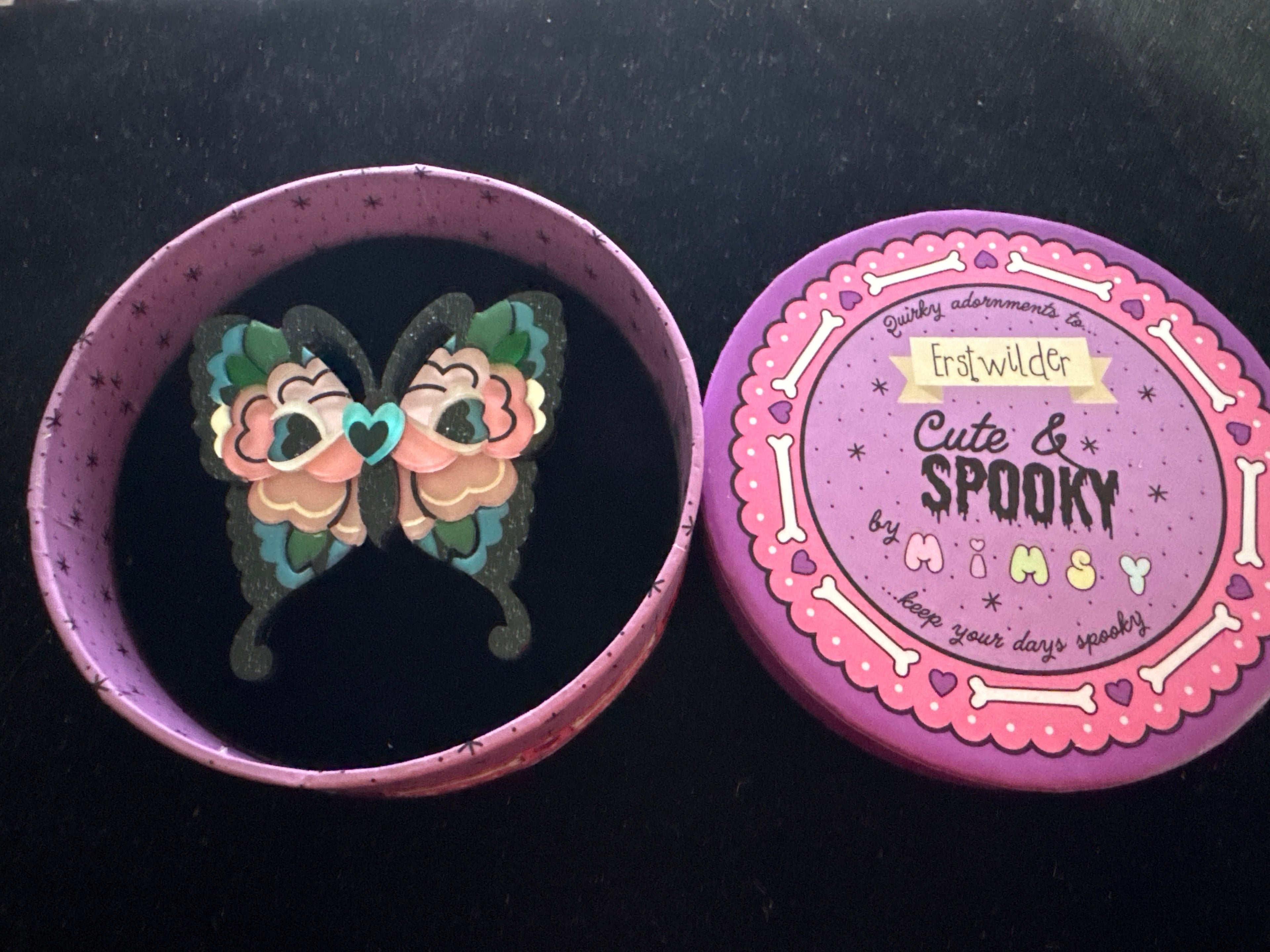 ERSTWILDER CUTE & SPOOKY -FRIGHT OF THE BUTTERFLY- RESIN BROOCH