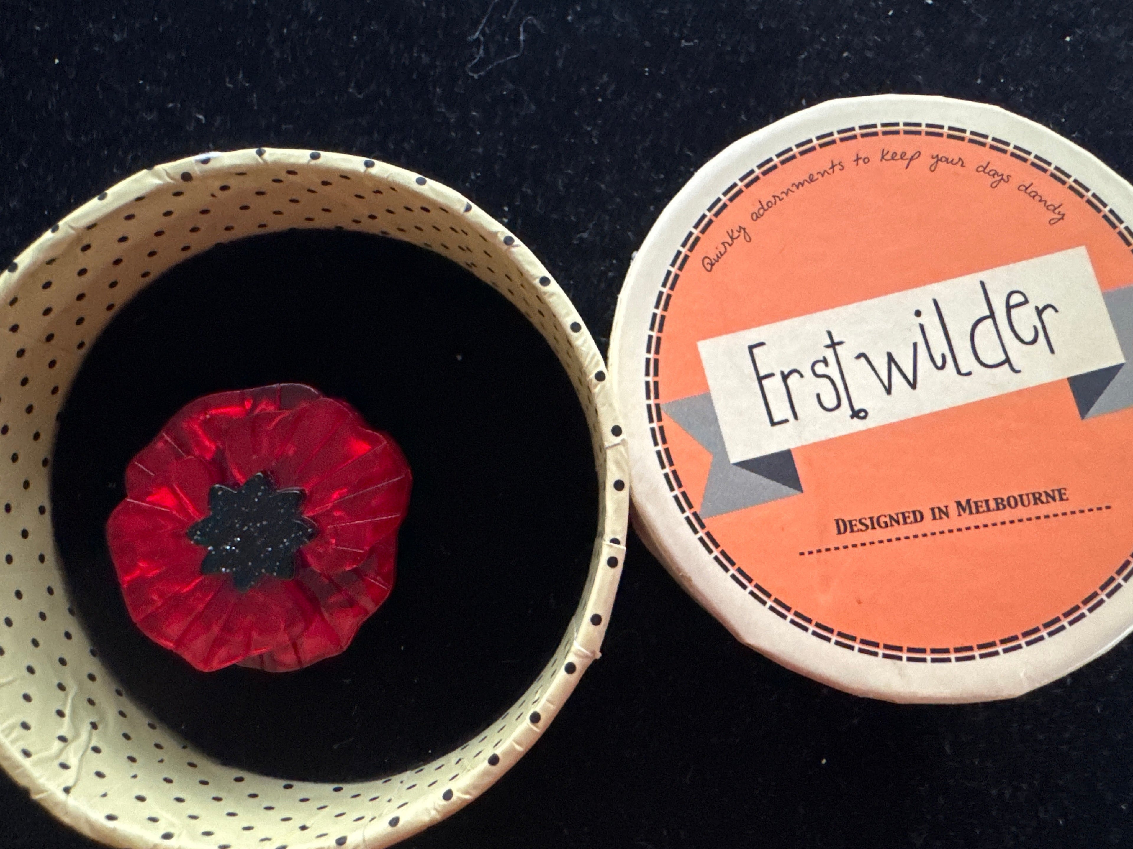 ERSTWILDER REMEMBRANCE RED POPPY FIELD - RESIN MINIATURE BROOCH