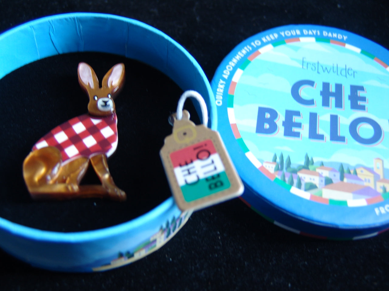 ERSTWILDER CHE BELLO - A HARE'S BREADTH- RESIN BROOCH