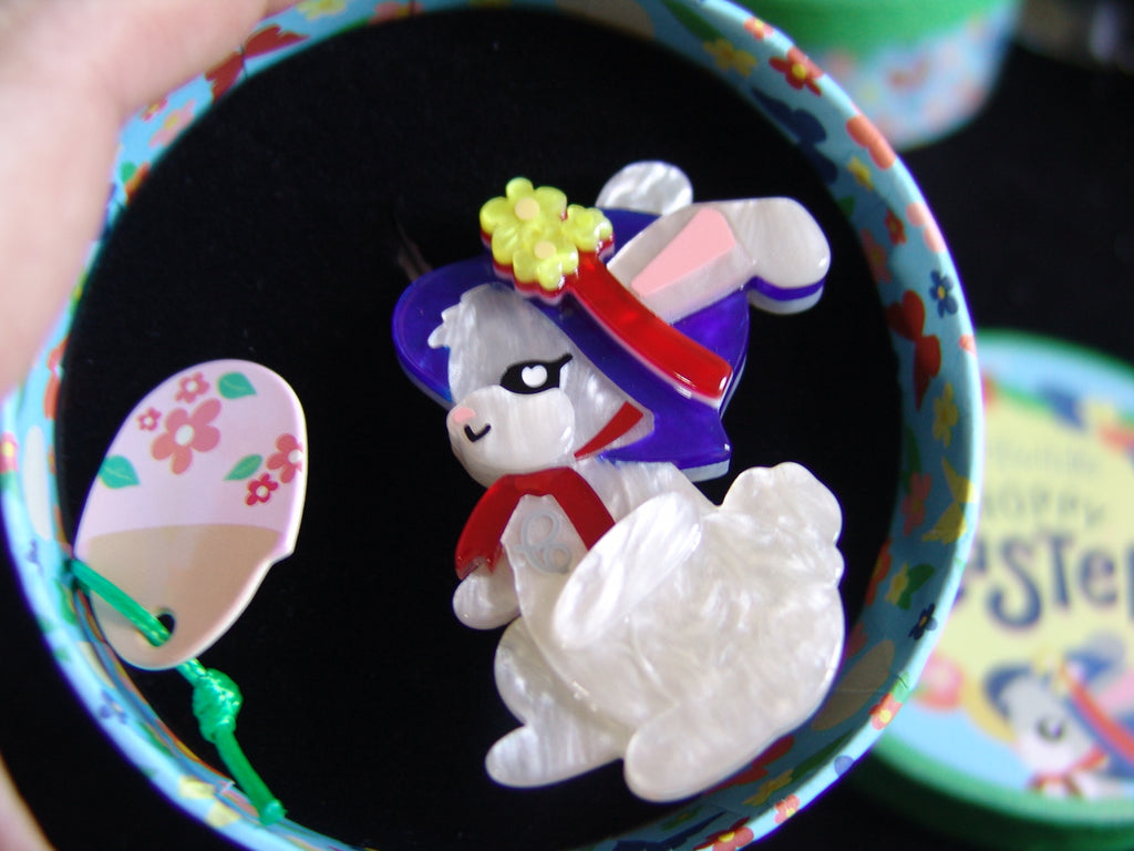 ERSTWILDER HOPPY EASTER - EASTER BUNNY -RESIN BROOCH