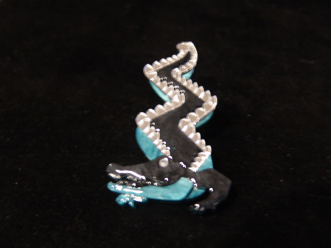 ERSTWILDER UNTAMED ELEGANCE-STYLISH SMILE -  RESIN BROOCH