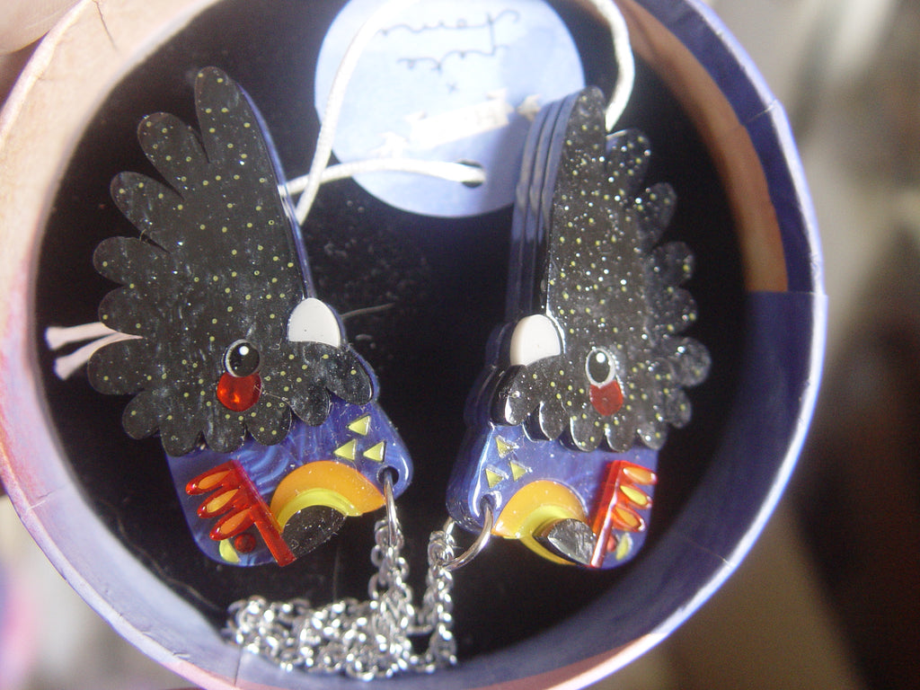 ERSTWILDER PETE CROMER - THE RARE RED-TAIL COCKATOO CARDIGAN CLIP- RETIRED