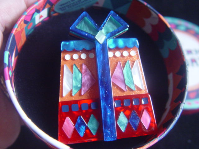 ERSTWILDER MODERN HOLIDAY - YULETIDE TREASURE - RETIRED