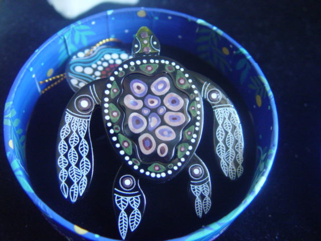 ERSTWILDER ART OF MELANIA HAVA - THE TURTLE 'BUNGADU' - RETIRED