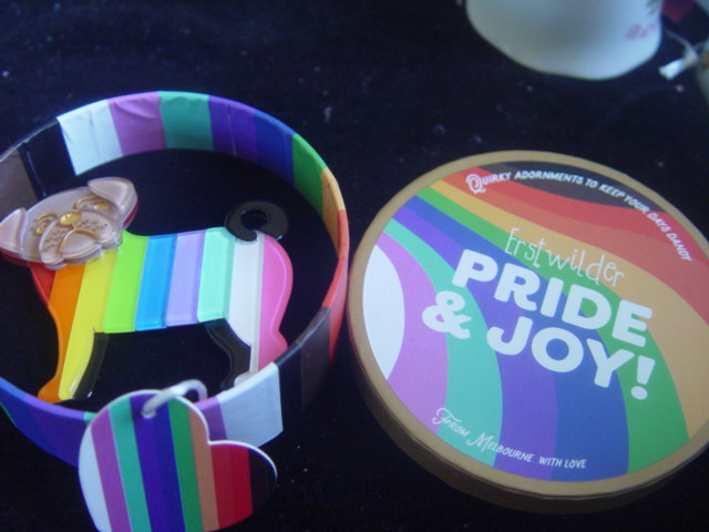 ERSTWILDER PRIDE & JOY-PEBBLES THE PROGRESSIVE PUG - RESIN BROOCH