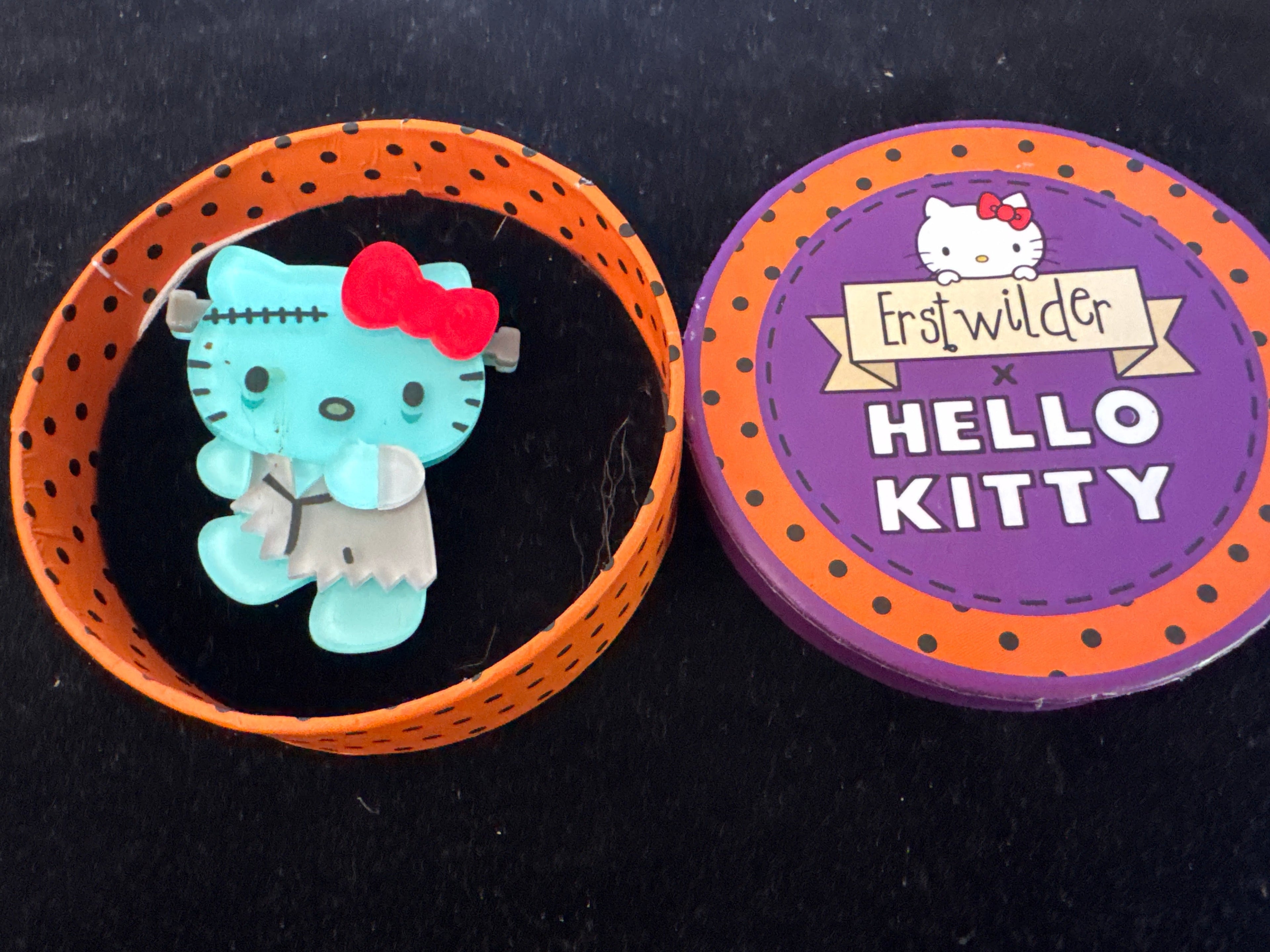 ERSTWILDER HELLO KITTY - COSTUME CONTEST -  RESIN BROOCH