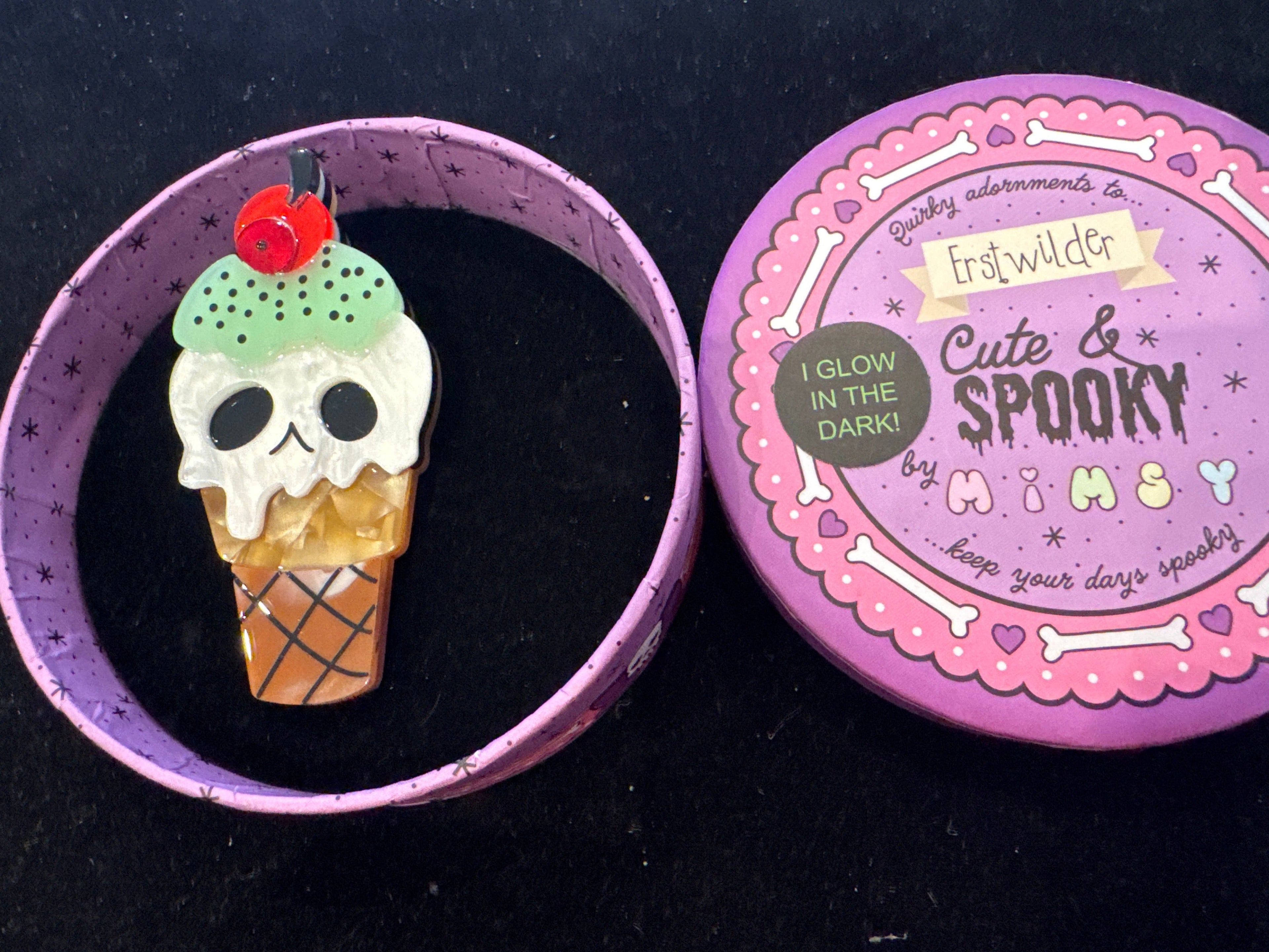 ERSTWILDER CUTE & SPOOKY -I-SCREAM - RESIN BROOCH
