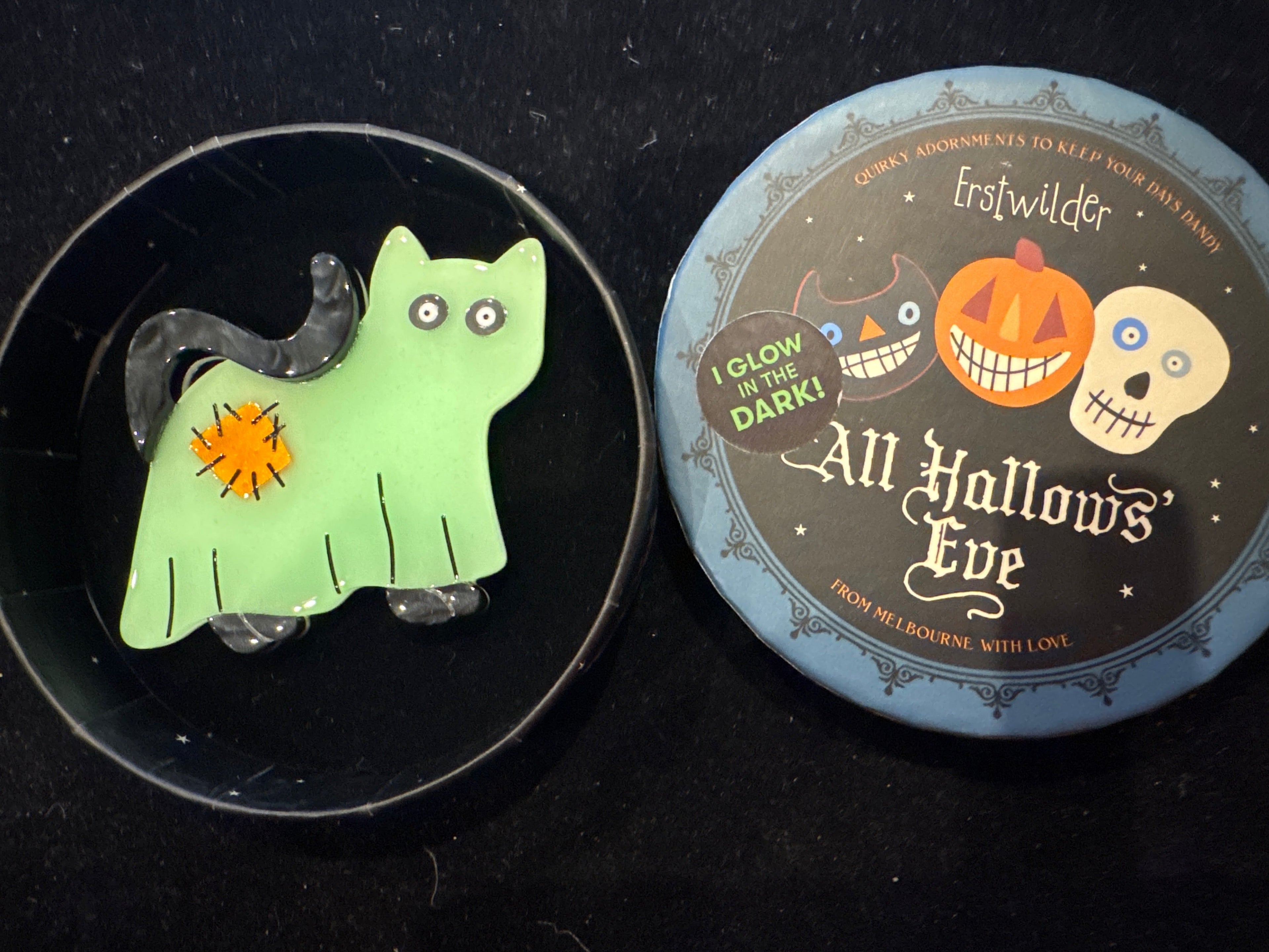 ERSTWILDER ALL HALLOWS EVE- A MOST GHOSTLY KITTY- RESIN BROOCH