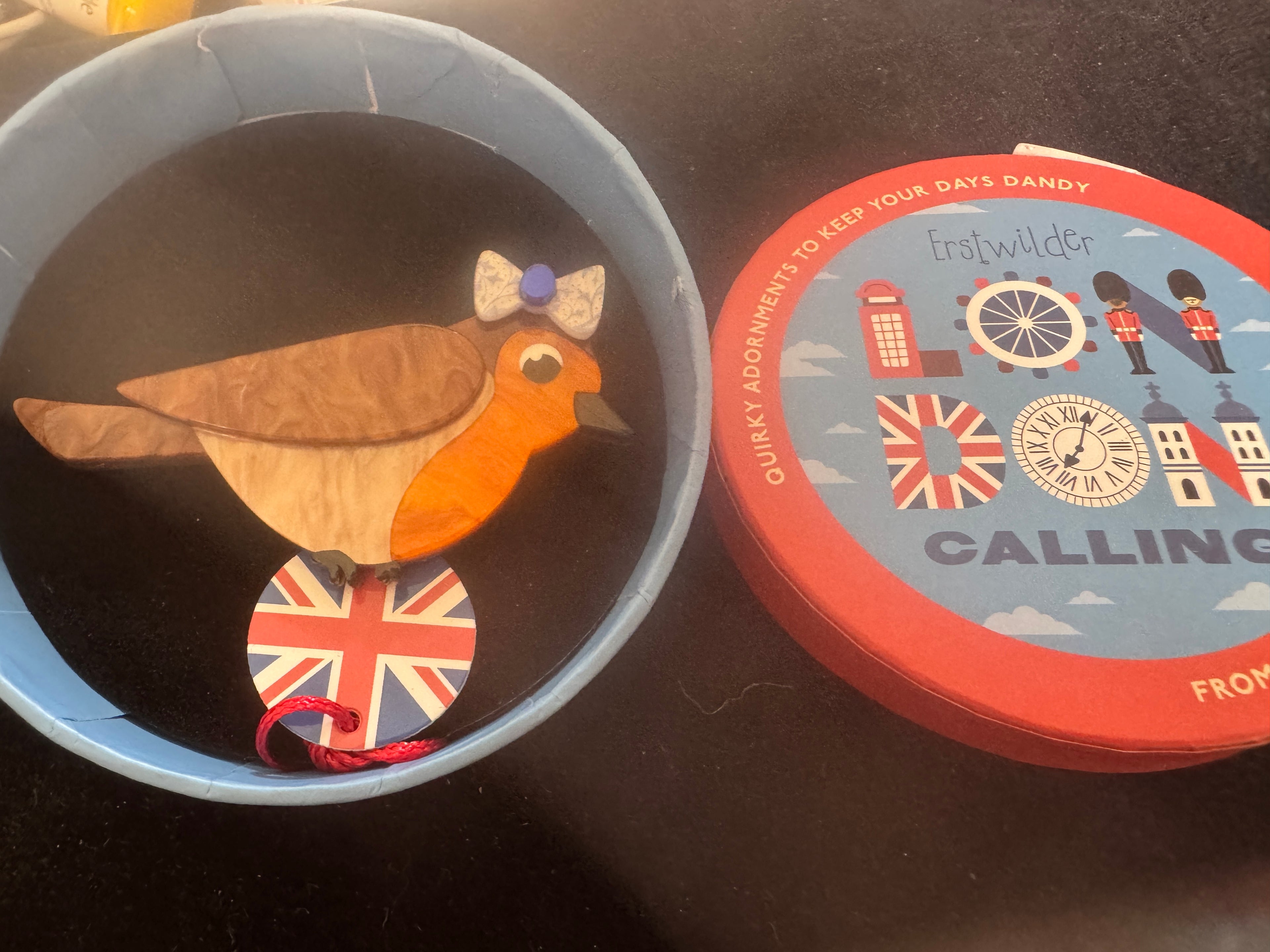 ERSTWILDER LONDON CALLING ROSIE THE ROBIN - Resin Brooch