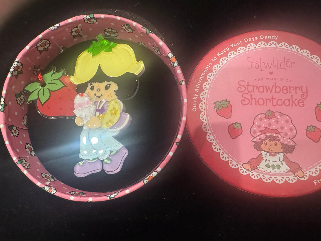 ERSTWILDER STRAWBERRY SHORTCAKE - ALMOND TEA-RESIN BROOCH