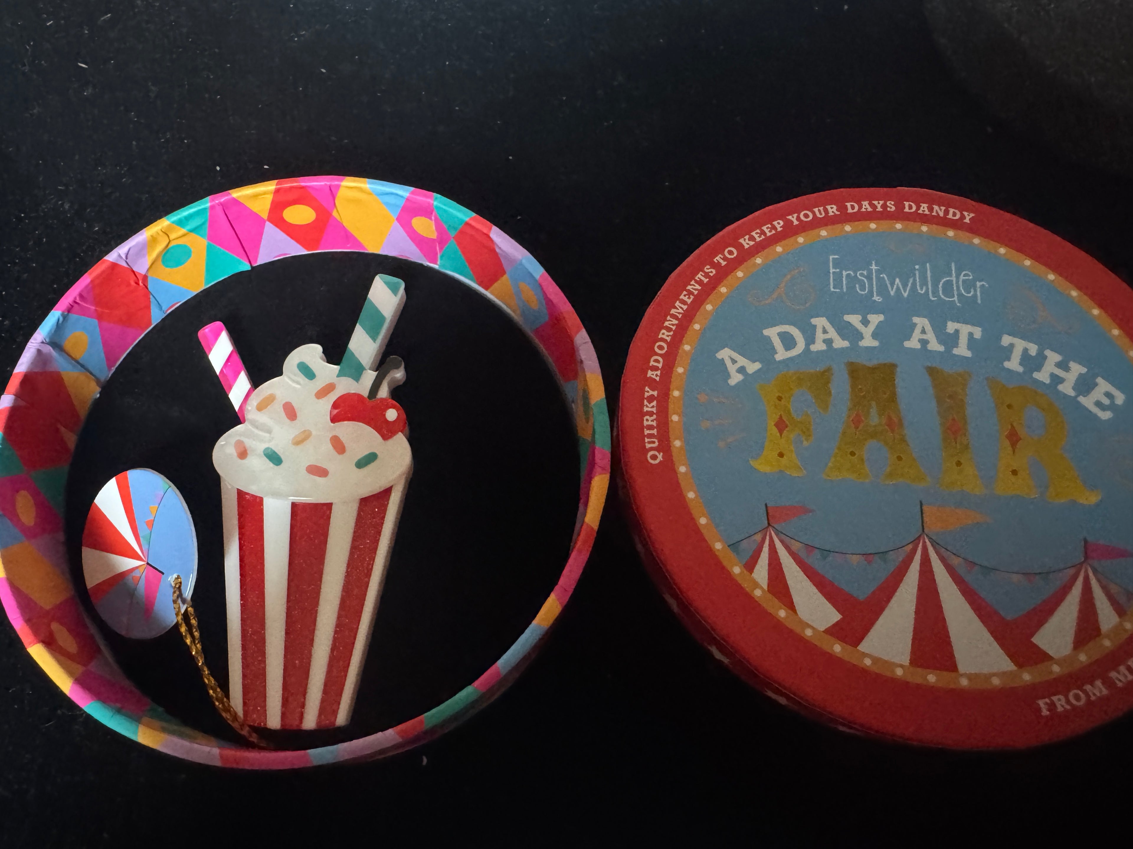 ERSTWILDER A DAY AT THE FAIR COLLECTION SHAKE IT UP BABY - Resin Brooch