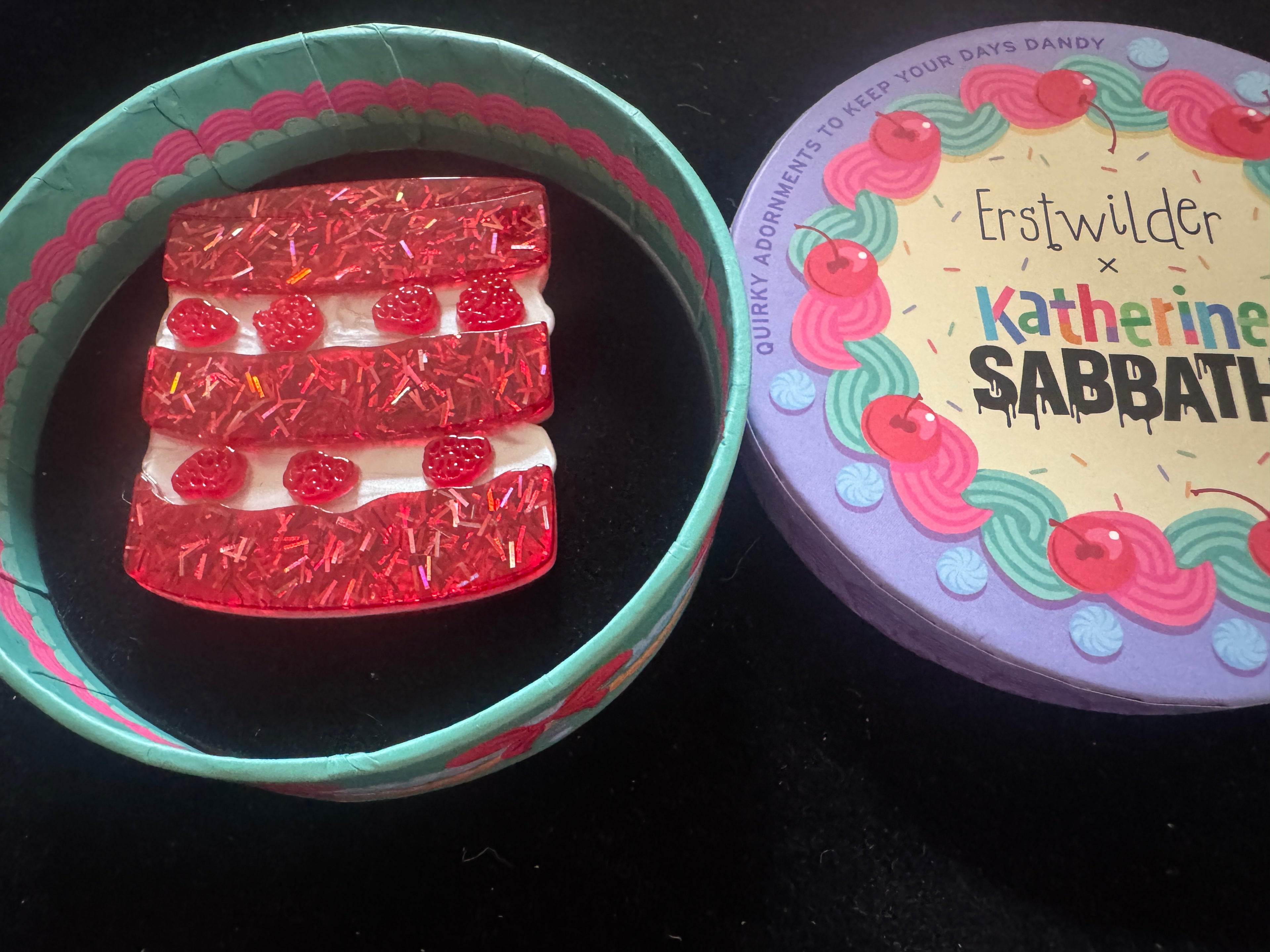 ERSTWILDER KATHERINE SABBATH - GLAMINGTON CAKE- RESIN BROOCH