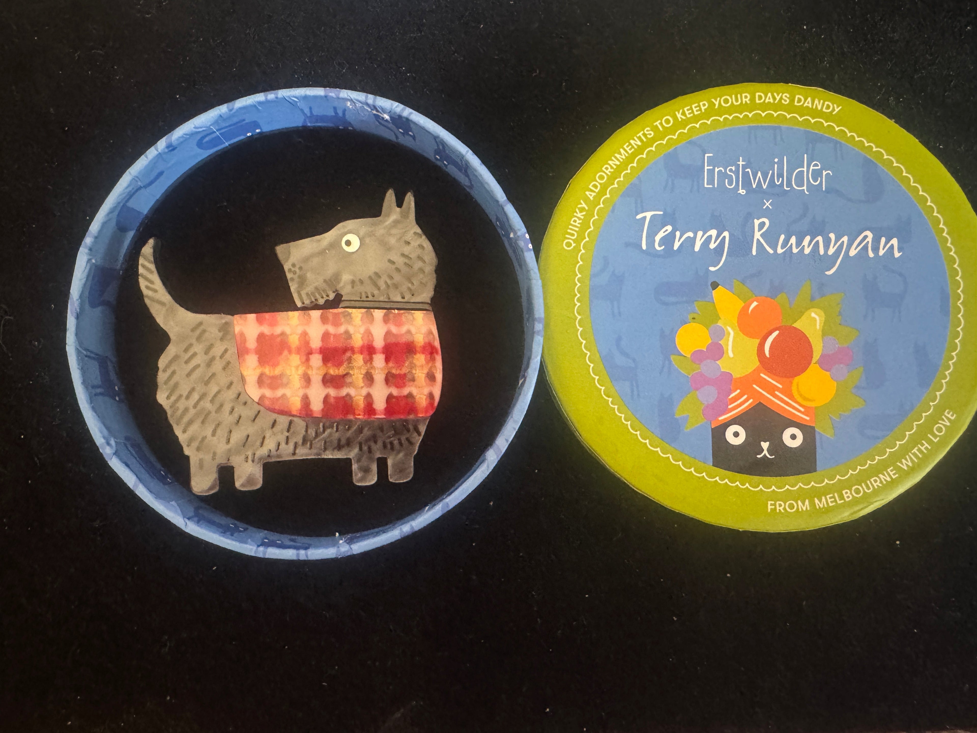 ERSTWILDER TERRY RUNYAN - SCOTTIE LOVE - RESIN BROOCH