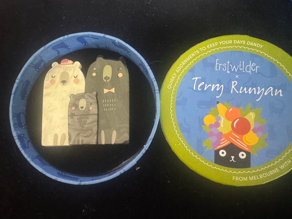 ERSTWILDER TERRY RUNYAN - FAMILY AFFAIR - RESIN BROOCH