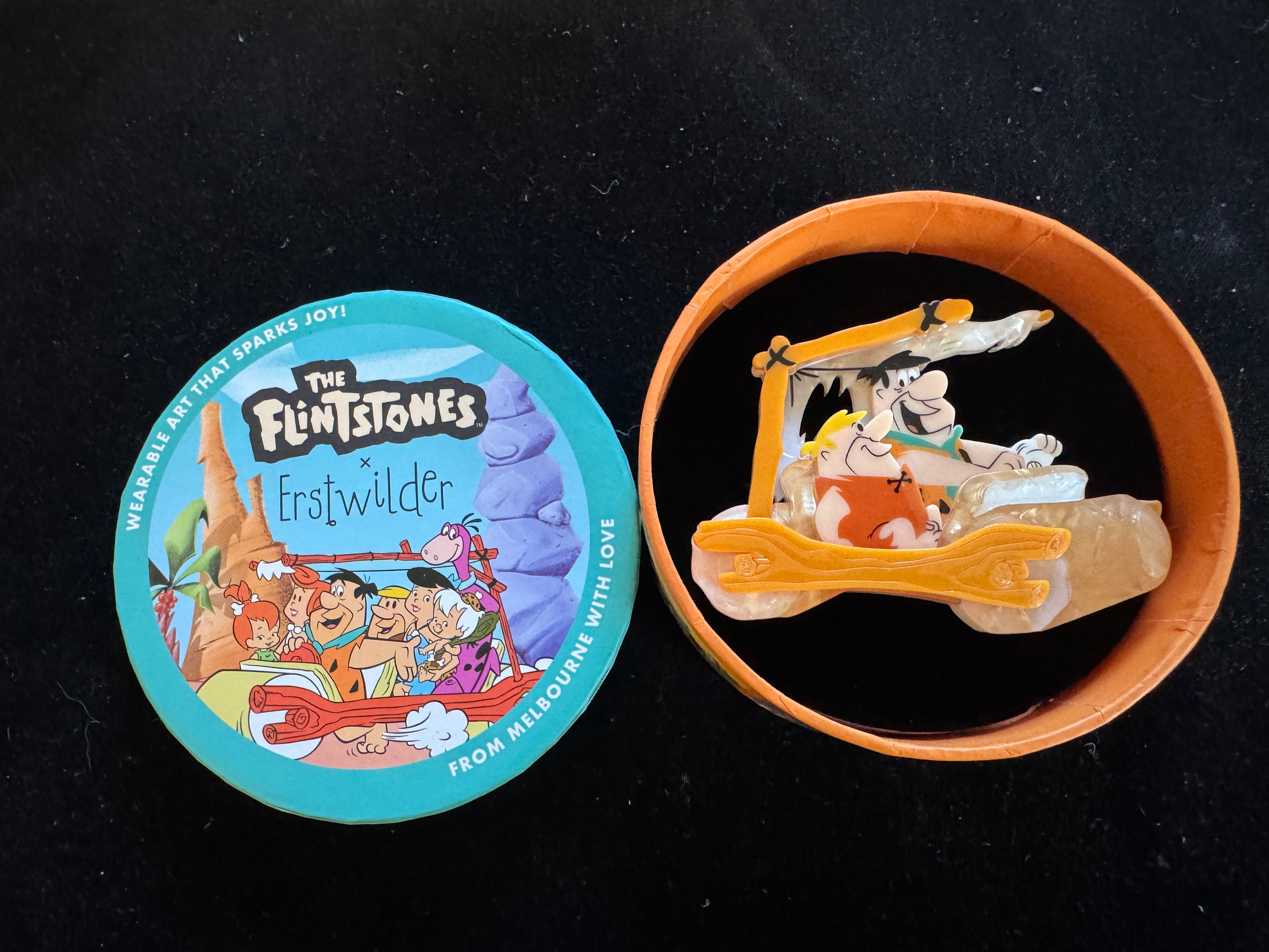 ERSTWILDER FLINTSTONES -THE FLINTMOBILE -HANNA-BARBERA RESIN BROOCH