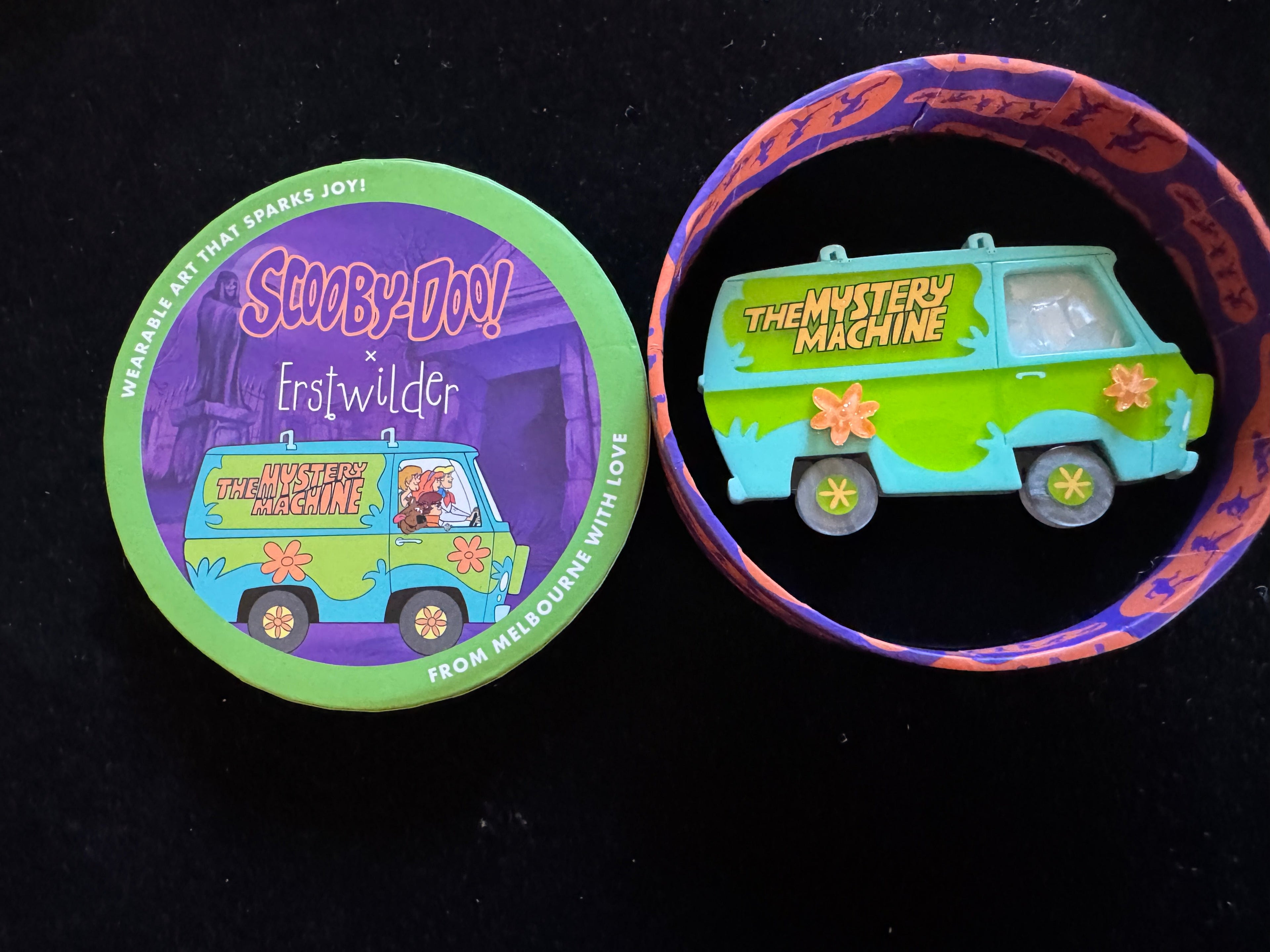 ERSTWILDER SCOOBY-D00! - THE MYSTERY MACHINE -HANNA BARBERA RESIN BROOCH