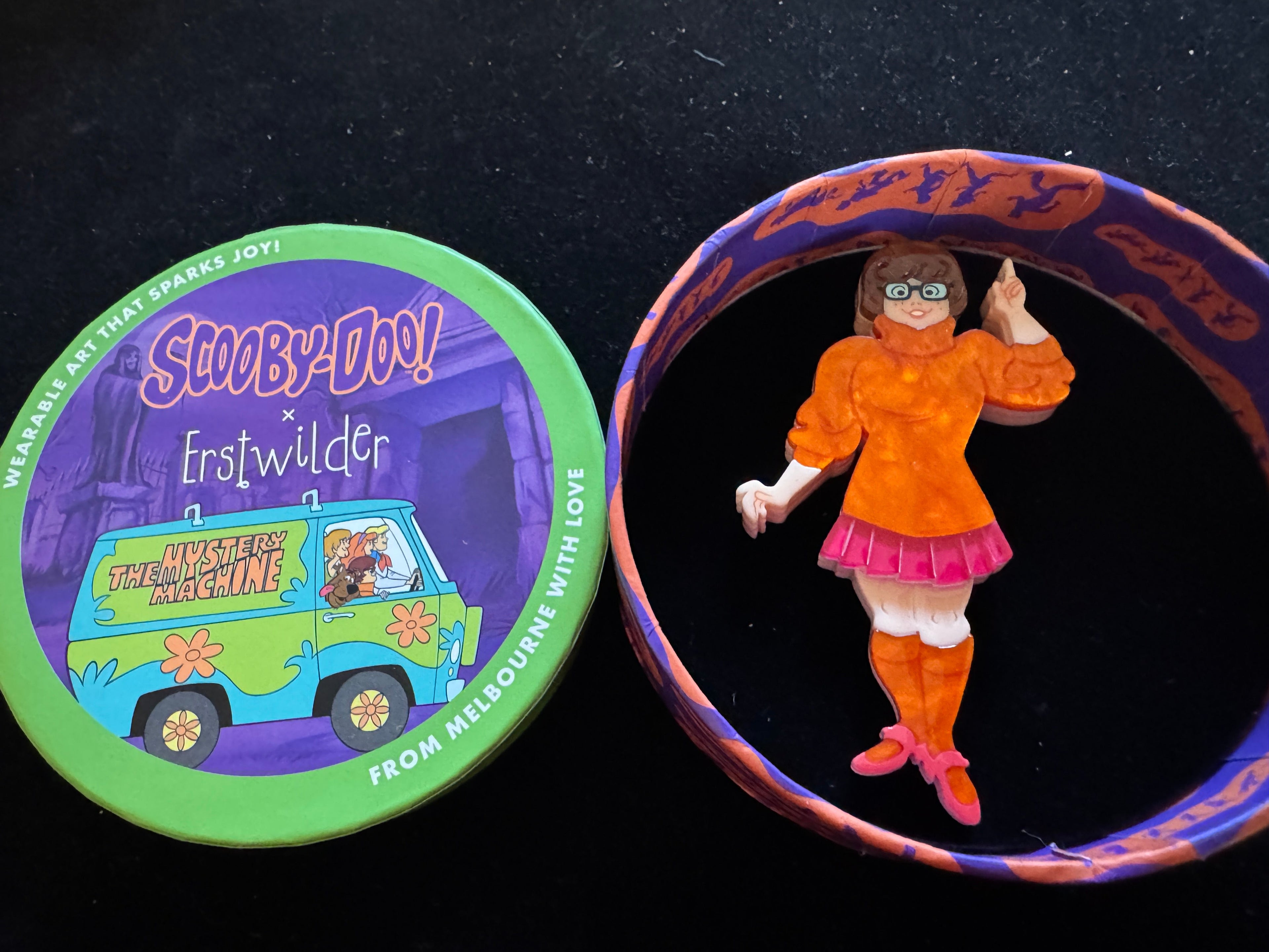 ERSTWILDER SCOOBY-D00! - VELMA DINKLEY -HANNA BARBERA RESIN BROOCH