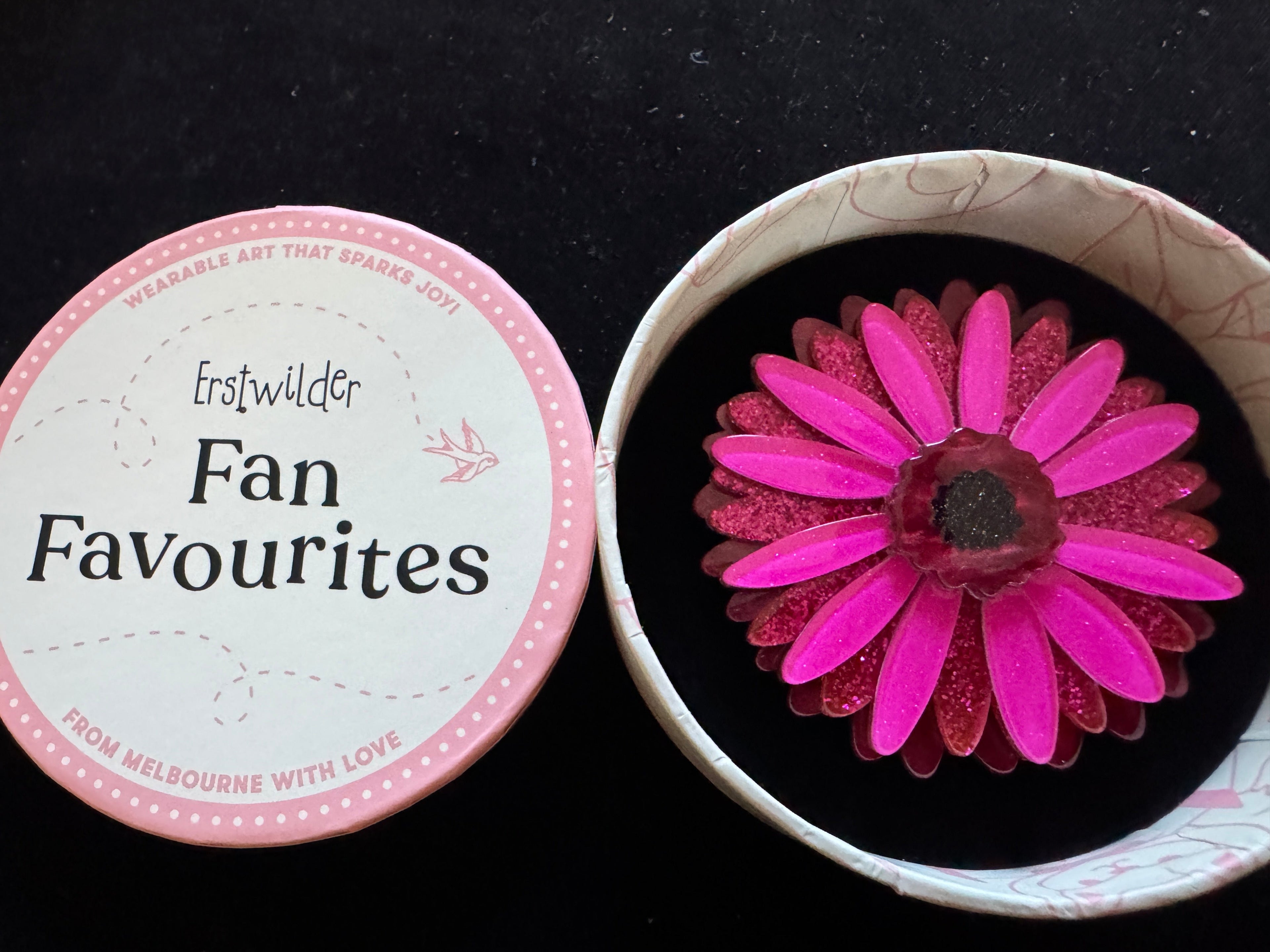 ERSTWILDER FAN FAVOURITES 2026 -SUNSHINE OF LIFE GERBERA - RESIN BROOCH