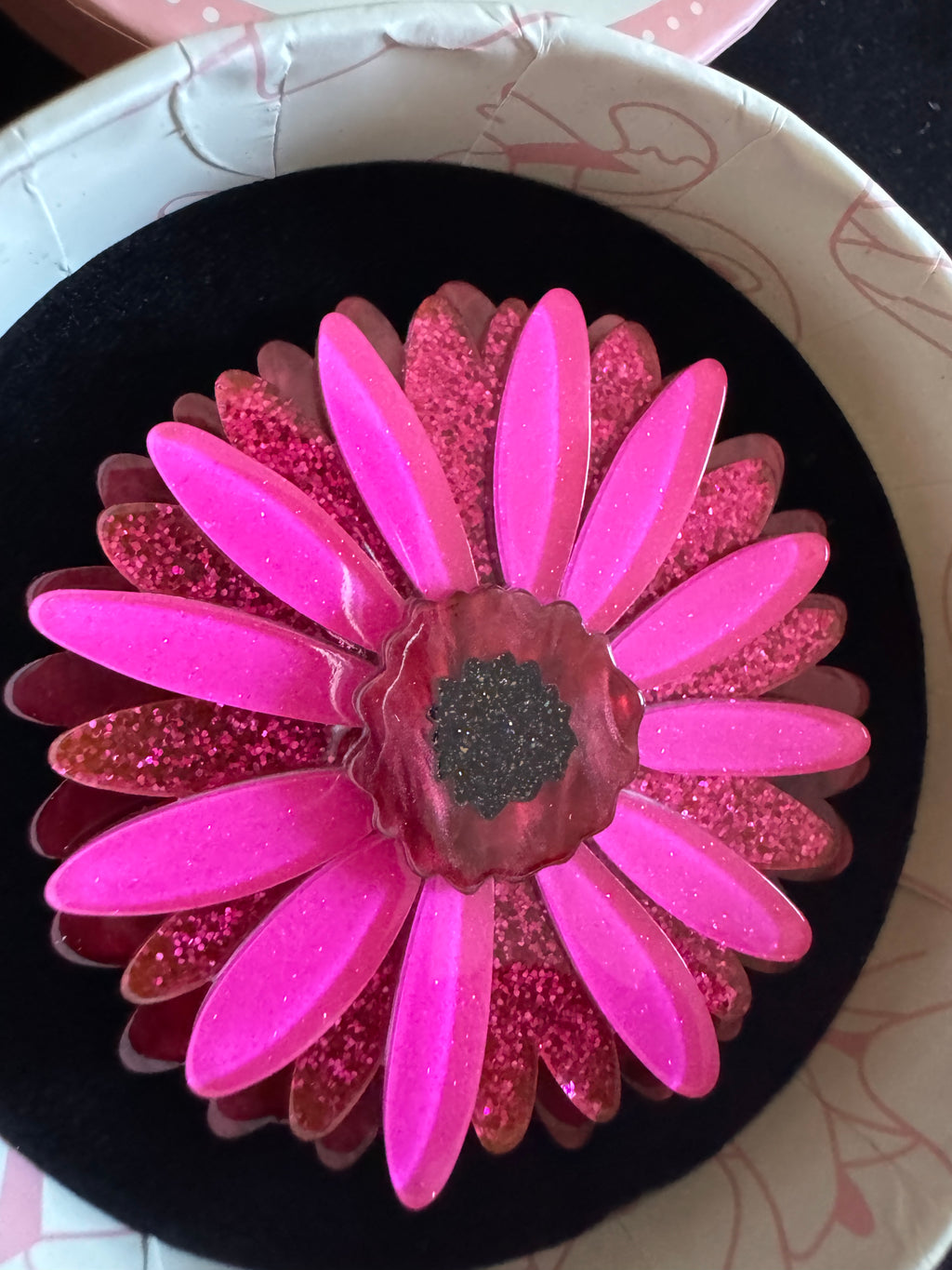 ERSTWILDER FAN FAVOURITES 2026 -SUNSHINE OF LIFE GERBERA - RESIN BROOCH
