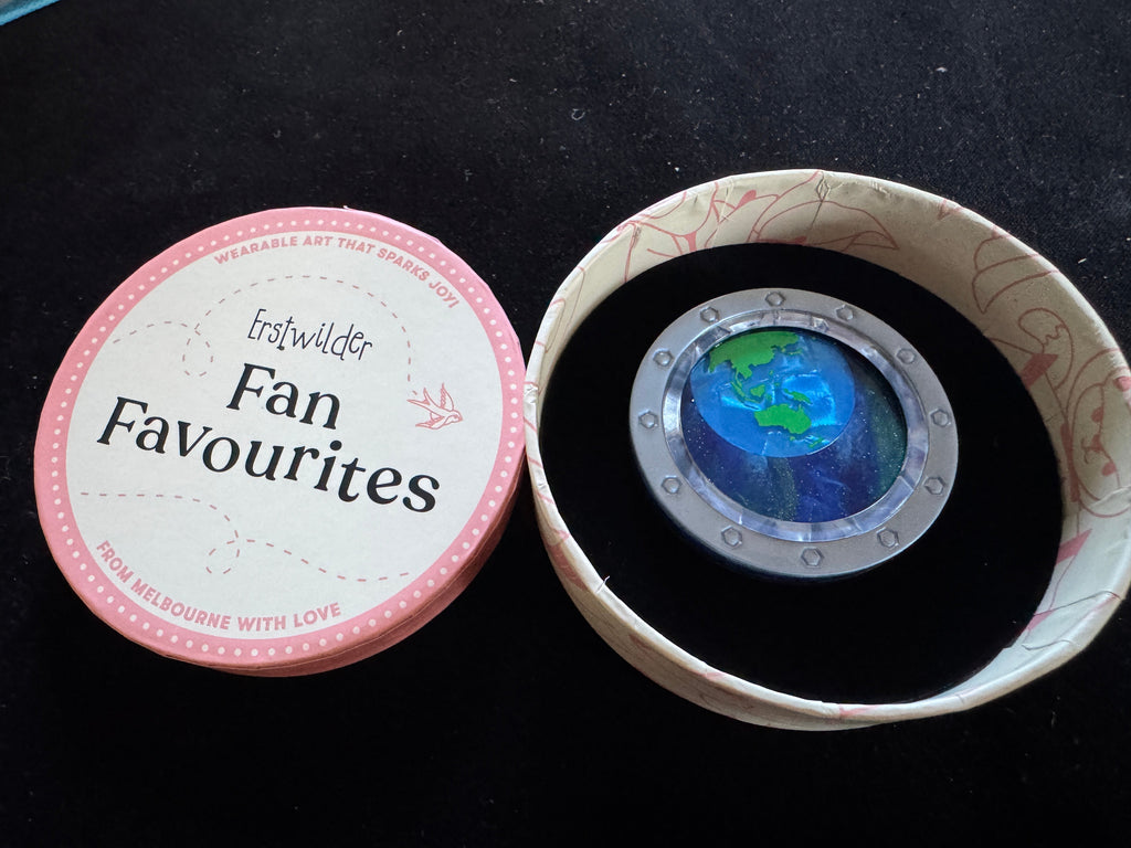 ERSTWILDER FAN FAVOURITES 2026 -TINY BLUE DOT - RESIN BROOCH